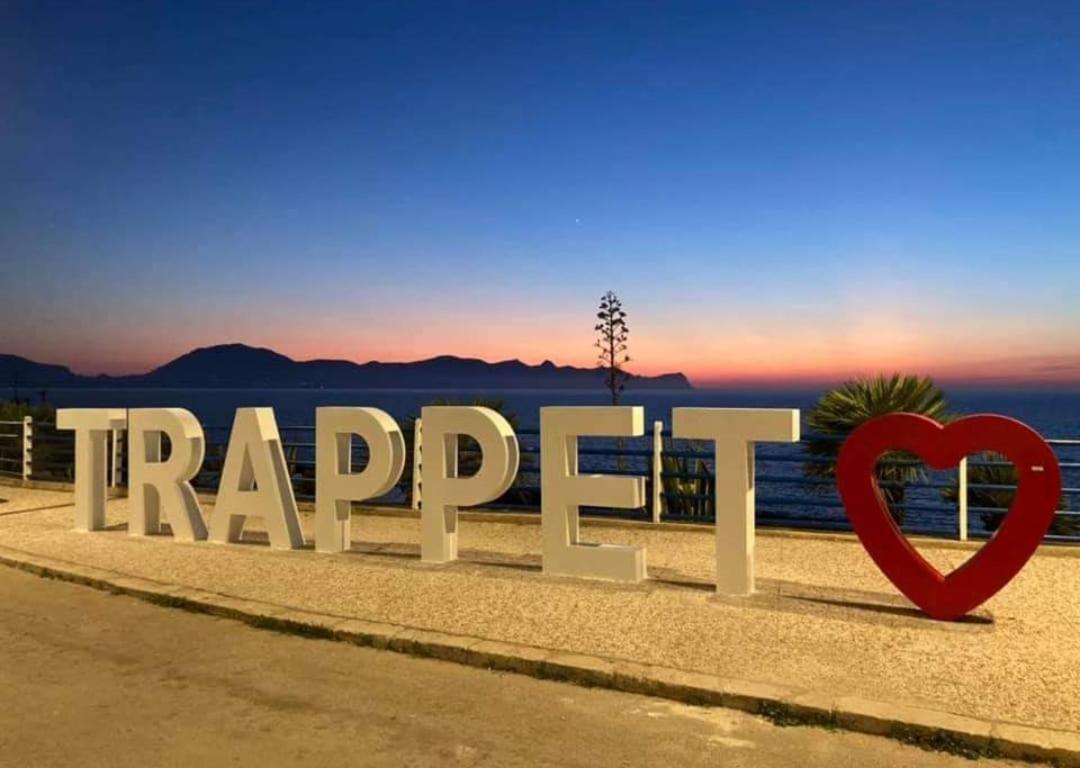 Casa Vacanza Da Mirella E Peppe 特拉佩托 外观 照片